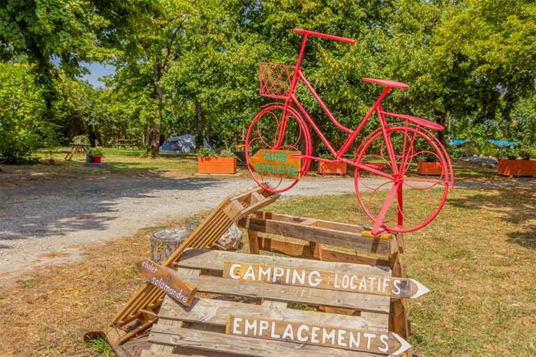 Cycliste Camping les Violettes