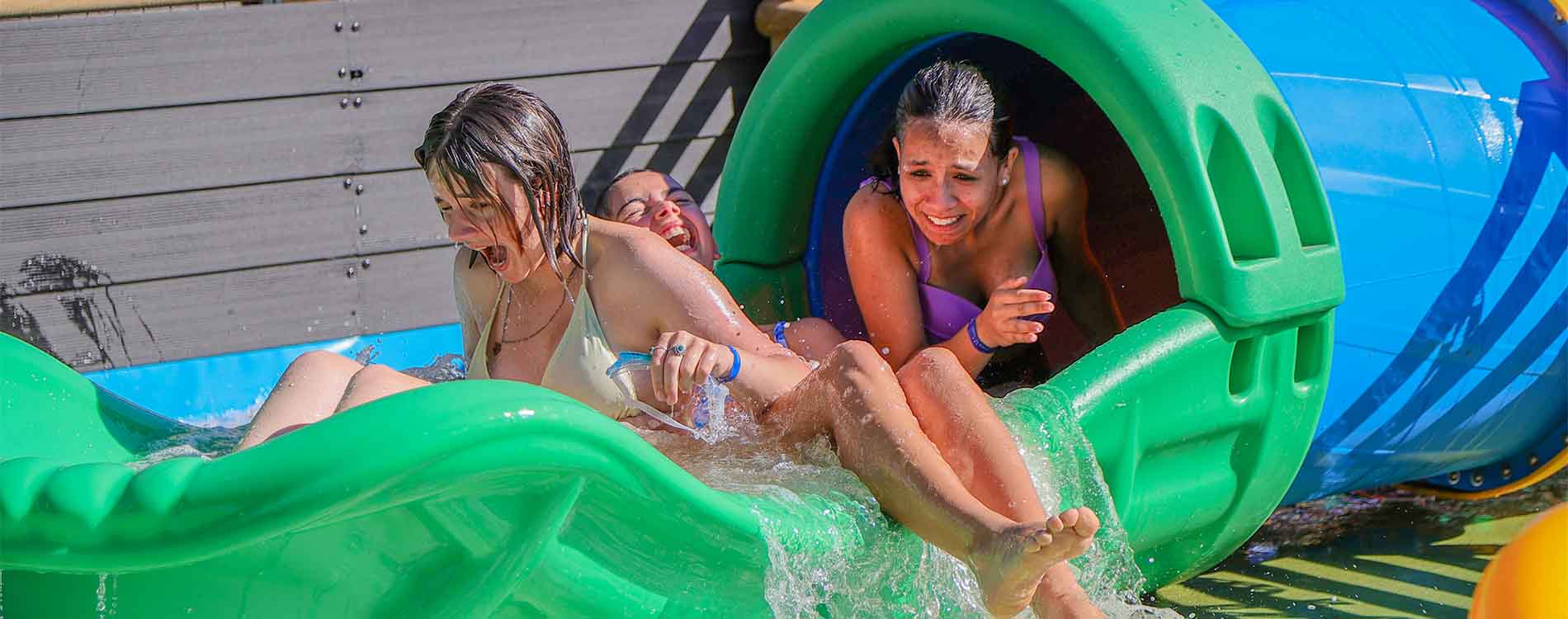 Toboggans aquatiques Camping les Violettes