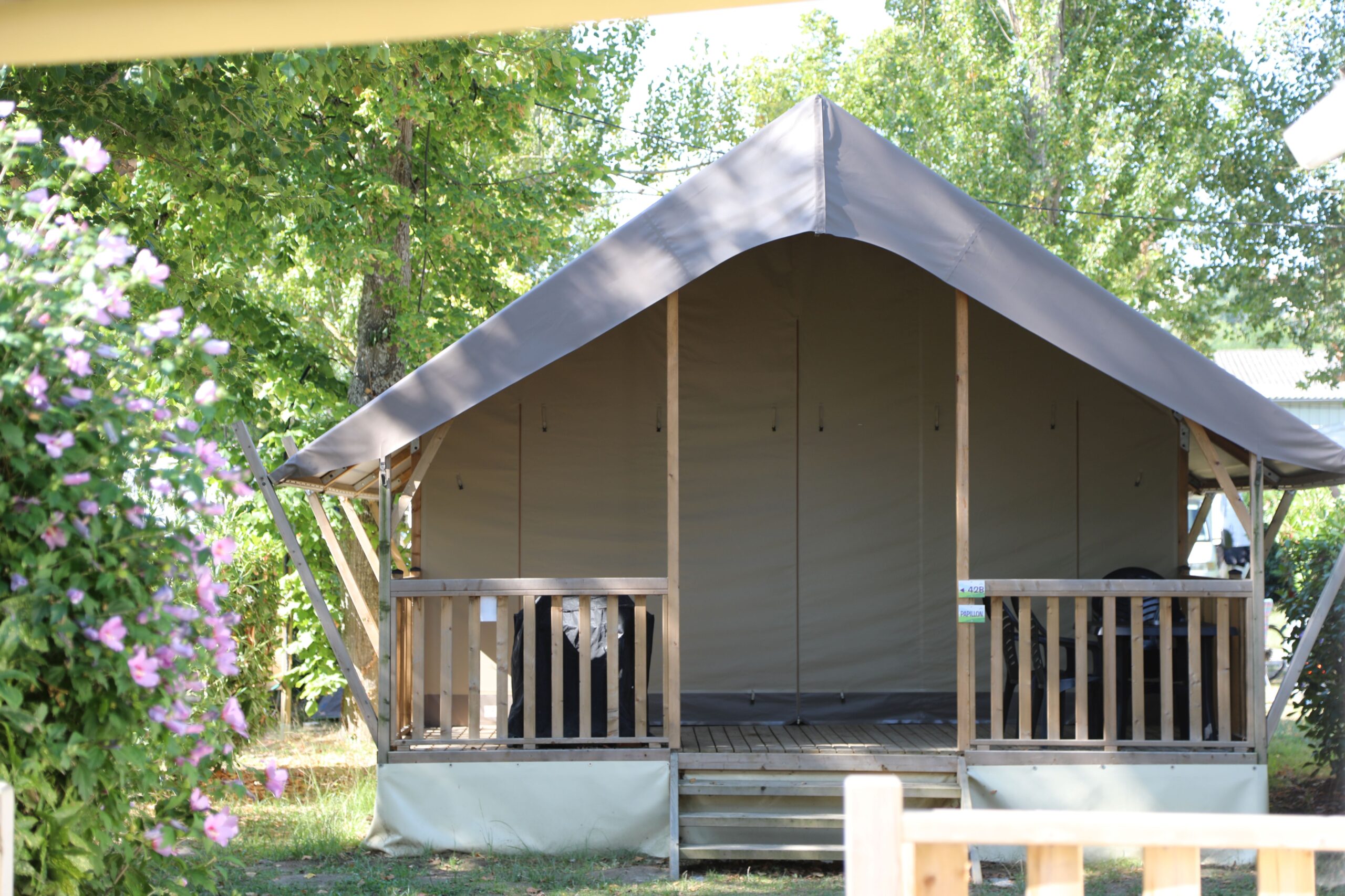 tente lodge sans sanitaire